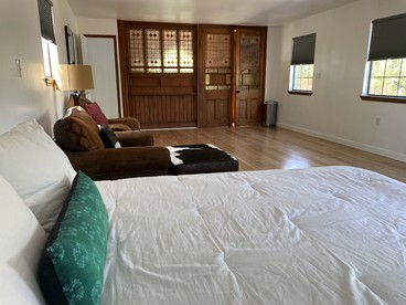 Peaceful Cottage with Kayaks, Paddle Boards and Yoga on a Beautiful Retreat in Texas Hill Country - Spicewood, Texas - glamping.directory
