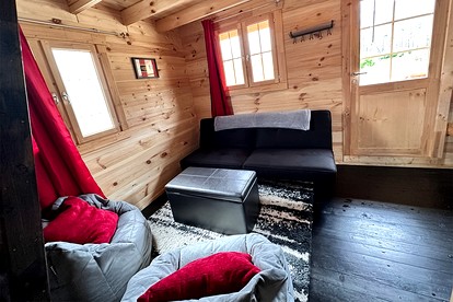 Secluded, Pet Friendly Cabin near Denali National Park with Mountain and Lake Views, Perfect for an Alaskan Escape - Cantwell, Alaska - glamping.directory