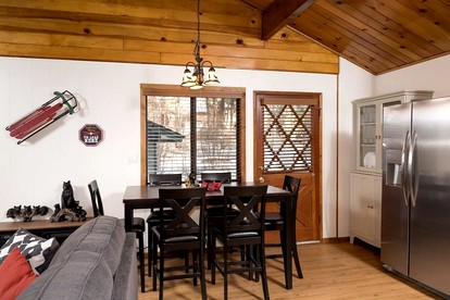 Comfy Cabin with Fireplace and Outdoor BBQ in California - Big Bear Lake, California - glamping.directory
