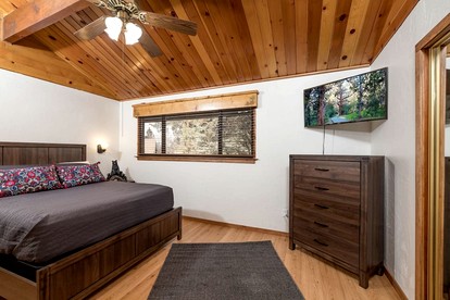 Comfy Cabin with Fireplace and Outdoor BBQ in California - Big Bear Lake, California - glamping.directory