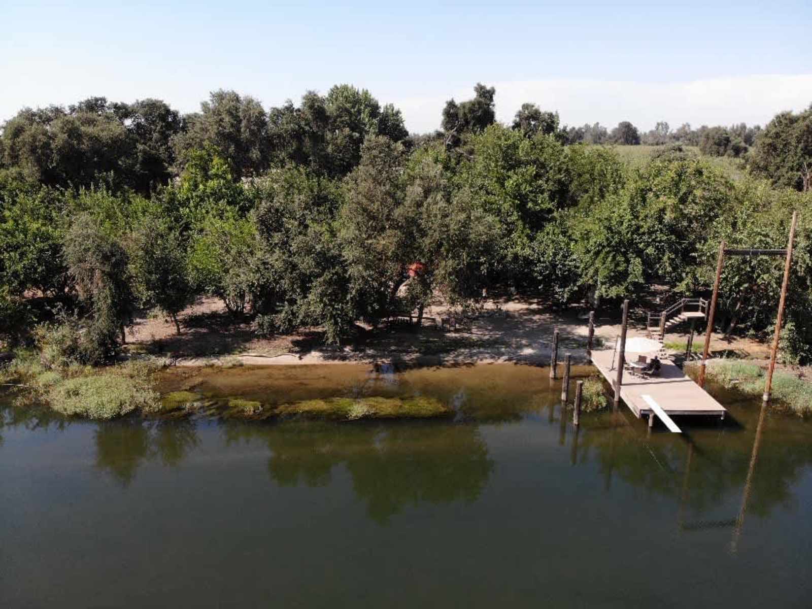 Country Comfortable - Laton, California - glamping.directory