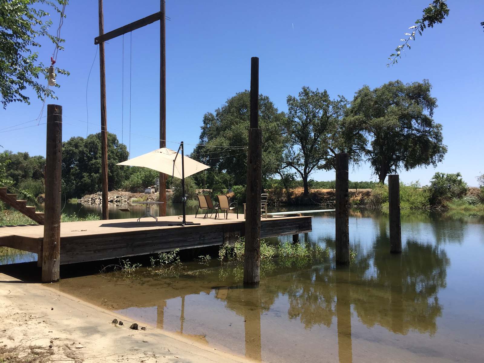 Country Comfortable - Laton, California - glamping.directory