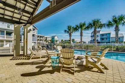 Impressive Oceanfront Beach House with Stunning Vistas in Navarre, Florida - Navarre, Florida - glamping.directory