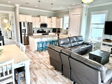 Impressive Oceanfront Beach House with Stunning Vistas in Navarre, Florida - Navarre, Florida - glamping.directory