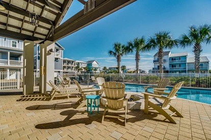 Impressive Oceanfront Beach House with Stunning Vistas in Navarre, Florida - Navarre, Florida - glamping.directory