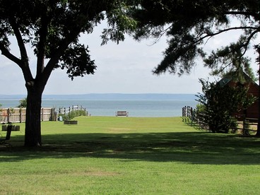Spacious Lakefront Home with Beach Access and Sports Courts for Fun-Filled stays in Buchanan Dam, Texas - Buchanan Dam , Texas - glamping.directory
