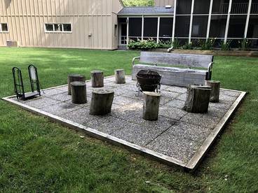 Secluded Woodland Retreat Home with Creekside Deck Near Macatawa Beach in Macatawa, Michigan - Macatawa, Michigan - glamping.directory