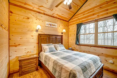 Nashville Area Luxury Tree House Accommodation for a Tennessee Getaway - Greenbrier, Tennessee - glamping.directory