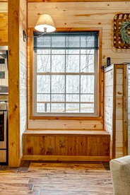 Nashville Area Luxury Tree House Accommodation for a Tennessee Getaway - Greenbrier, Tennessee - glamping.directory