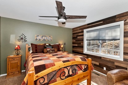 Secluded Cabin with Breathtaking Lake Views and Foosball Table in Big Bear Lake, California - Big Bear Lake, California - glamping.directory