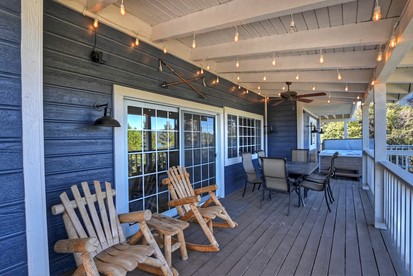 Secluded Cabin with Breathtaking Lake Views and Foosball Table in Big Bear Lake, California - Big Bear Lake, California - glamping.directory