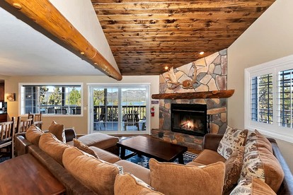 Secluded Cabin with Breathtaking Lake Views and Foosball Table in Big Bear Lake, California - Big Bear Lake, California - glamping.directory