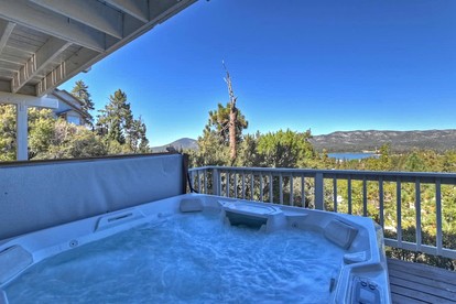 Secluded Cabin with Breathtaking Lake Views and Foosball Table in Big Bear Lake, California - Big Bear Lake, California - glamping.directory