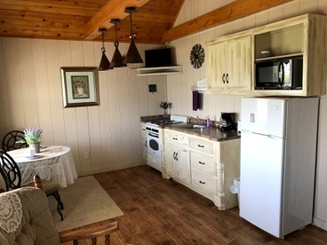 Lakeside Cottage Rental Perfect for Families in Lawson, Missouri - Lawson, Missouri - glamping.directory