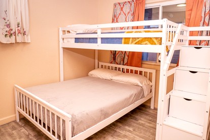 Peaceful Cozy Cottage with Large Patio and Grill for an Unforgettable Family Escape in Canon City, Colorado - Canon City, Colorado - glamping.directory