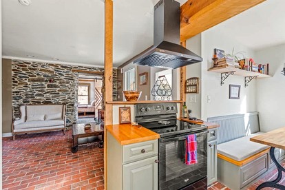 Historic Stone Cottage with Hot Tub and Hammock, Minutes from Downtown Harpers Ferry, West Virginia - Bolivar, West Virginia - glamping.directory