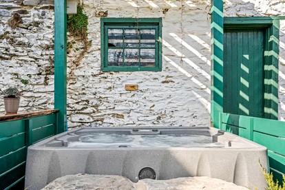 Historic Stone Cottage with Hot Tub and Hammock, Minutes from Downtown Harpers Ferry, West Virginia - Bolivar, West Virginia - glamping.directory