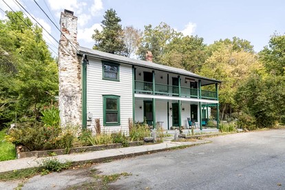 Historic Stone Cottage with Hot Tub and Hammock, Minutes from Downtown Harpers Ferry, West Virginia - Bolivar, West Virginia - glamping.directory