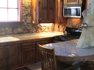 Idyllic Cabin Rental for Mountain Getaway near Denali National Park, Alaska - Talkeetna, Alaska - glamping.directory