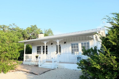 Pet-Friendly Canyon Lake Getaway Rental Ideal for a Texas Hill Country Retreat - glamping.directory