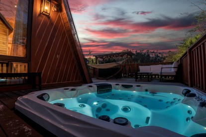 Lakeside Bliss – Spacious 4BR A-Frame Retreat in Sevierville, TN - Sevierville, Tennessee - glamping.directory
