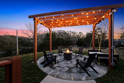 Lakeside Bliss – Spacious 4BR A-Frame Retreat in Sevierville, TN - Sevierville, Tennessee - glamping.directory