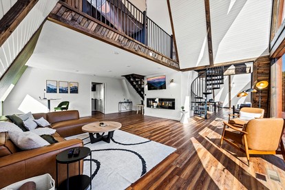 Lakeside Bliss – Spacious 4BR A-Frame Retreat in Sevierville, TN - Sevierville, Tennessee - glamping.directory