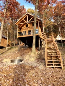 Pet-Friendly Tree Cabin by Tappan Lake with Lofted Space in Ohio - Deersville, Ohio - glamping.directory