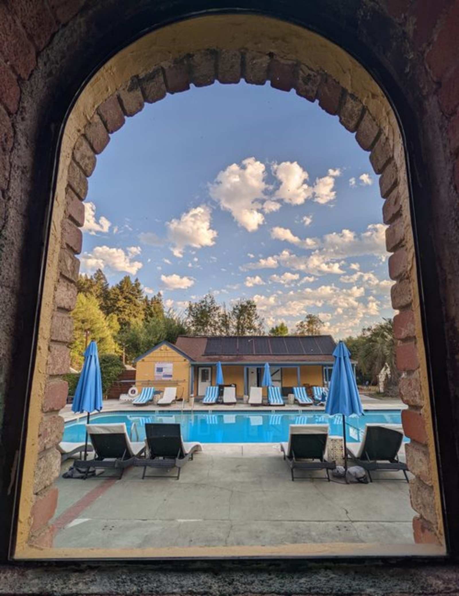 Surrey Resort Russian River - glamping.directory