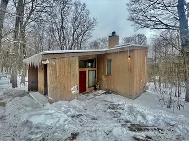 Luminous Cabin Ideal for Families or Groups in Vermont - glamping.directory