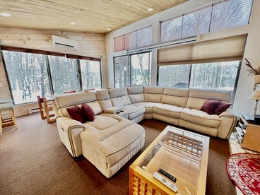 Luminous Cabin Ideal for Families or Groups in Vermont - Winhall, Vermont - glamping.directory