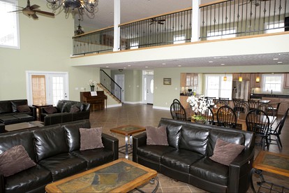 Family-Friendly Vacation Rental with a Shared Pool near Hopkinsville, Kentucky - Hopkinsville, Kentucky - glamping.directory