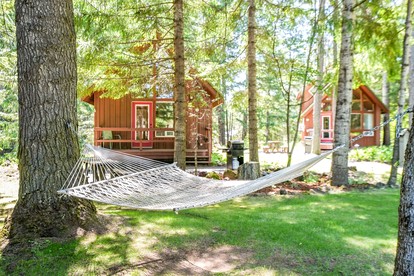Affordable and Romantic Couples' Cabin Rental near Gifford Pinchot National Forest, Washington - Trout Lake, Washington - glamping.directory