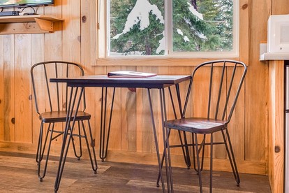 Affordable and Romantic Couples' Cabin Rental near Gifford Pinchot National Forest, Washington - Trout Lake, Washington - glamping.directory
