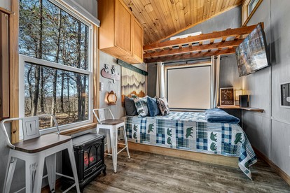 Relaxing Tiny House Surrounded by Trees for a Peaceful Escape in Nature in Mentone, Alabama - Mentone, Alabama - glamping.directory