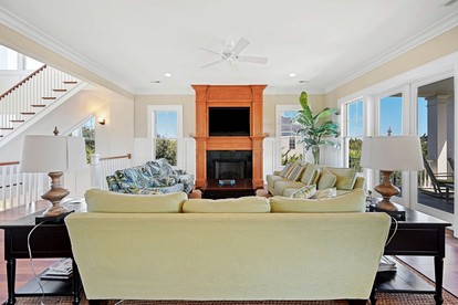 Exquisite Beach House for Family Getaway in Gated Community near Pawleys Island, South Carolina - Georgetown, South Carolina - glamping.directory