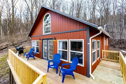Stylish Cabin Rental for a West Virginia Glamping Getaway - Hedgesville, West Virginia - glamping.directory