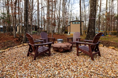 Cozy Cabin Retreat with Loft Hideaway, Fire Pit & Nature Trails in Monteagle, Tennessee - Monteagle, Tennessee - glamping.directory