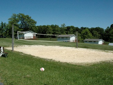 Quiet Vacation Retreat for Groups near Hanging Rock, West Virginia - Yellow Spring, West Virginia - glamping.directory