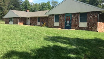 Quiet Vacation Retreat for Groups near Hanging Rock, West Virginia - glamping.directory