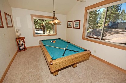 Incredible Cabin with Pool Table in South Lake Tahoe, California - South Lake Tahoe, California - glamping.directory