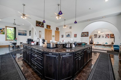 Gorgeous Secludued Villa Nestled Amidst Trees in Fort Atkinson, Wisconsin - Fort Atkinson, Wisconsin - glamping.directory