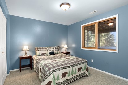 Spacious Rustic Cabin Rental with a Hot Tub in Cheney, Washington - Cheney, Washington - glamping.directory