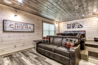 Fantastic Cabin Nestled Amidst Trees and Hot-tub Provided in Sevierville, Tennessee - Sevierville, Tennessee - glamping.directory