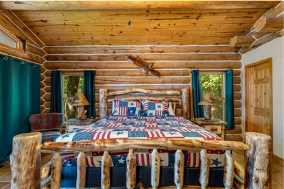 Waterfront Cabin with Barbecue in Langley, Oklahoma - Langley, Oklahoma - glamping.directory