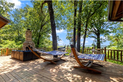 Waterfront Cabin with Barbecue in Langley, Oklahoma - Langley, Oklahoma - glamping.directory