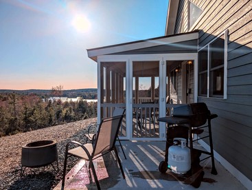 Spacious Cabin Complex with Flanders Pond Access, Ideal for Group Getaways, Located Near Sullivan, Maine - Sullivan, Maine - glamping.directory