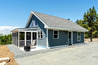 Spacious Cabin Complex with Flanders Pond Access, Ideal for Group Getaways, Located Near Sullivan, Maine - Sullivan, Maine - glamping.directory