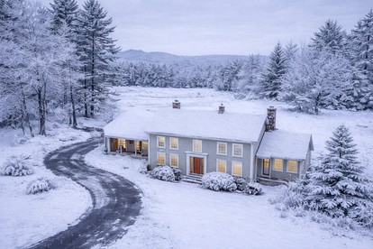Classy Farm Retreat with Incredible Countryside Views in Maine - Fryeburg, Maine - glamping.directory