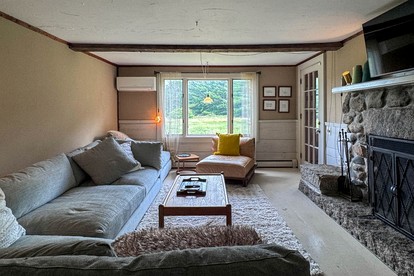 Classy Farm Retreat with Incredible Countryside Views in Maine - Fryeburg, Maine - glamping.directory
